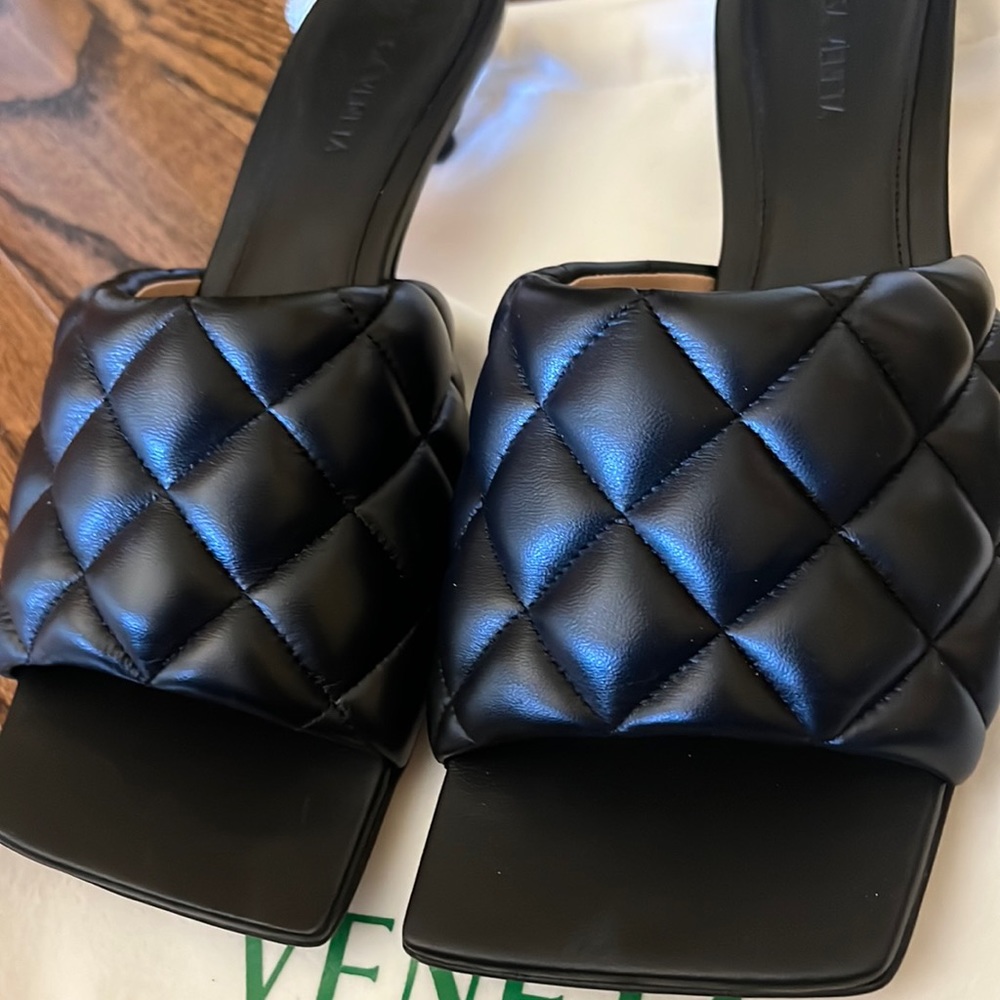 🖤 AUTHENTIC Bottega Veneta Padded Mule Sandals ( Kitten Heel) - Picture 10 of 16
